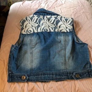 Denim sleeveless jacket
